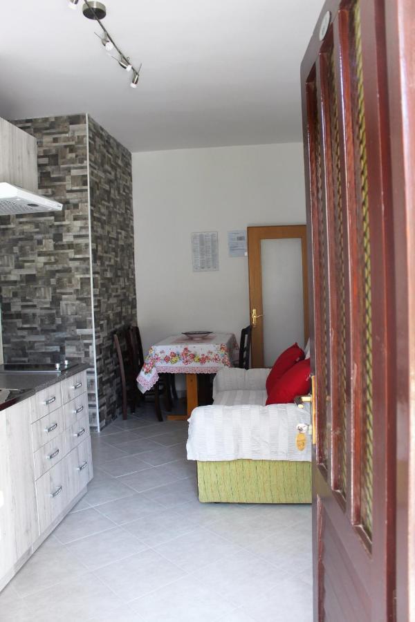 Laura'S Apartment โปเรช ภายนอก รูปภาพ